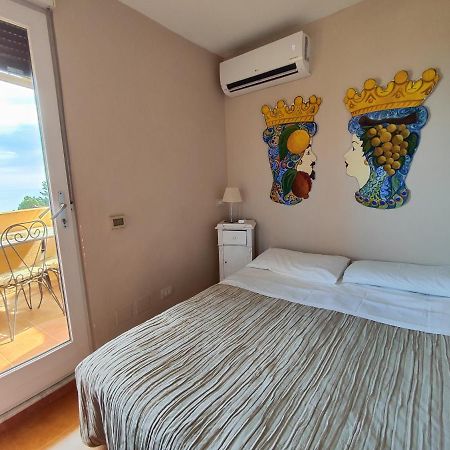 Torre Dei Pirati Villa Letojanni Luaran gambar